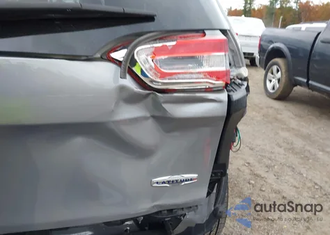 2015 Jeep Cherokee Latitude z USA, uszkodzony, nr VIN 1C4PJMCS8FW627230